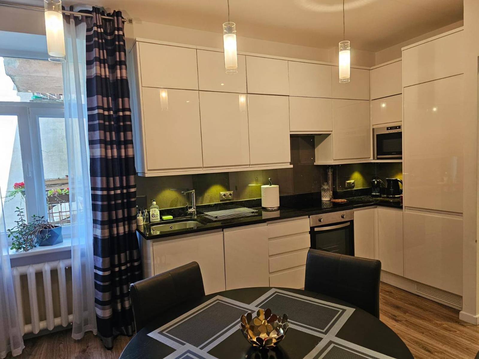 Modern 2 Bedroom Apartment In The City Centre リガ エクステリア 写真