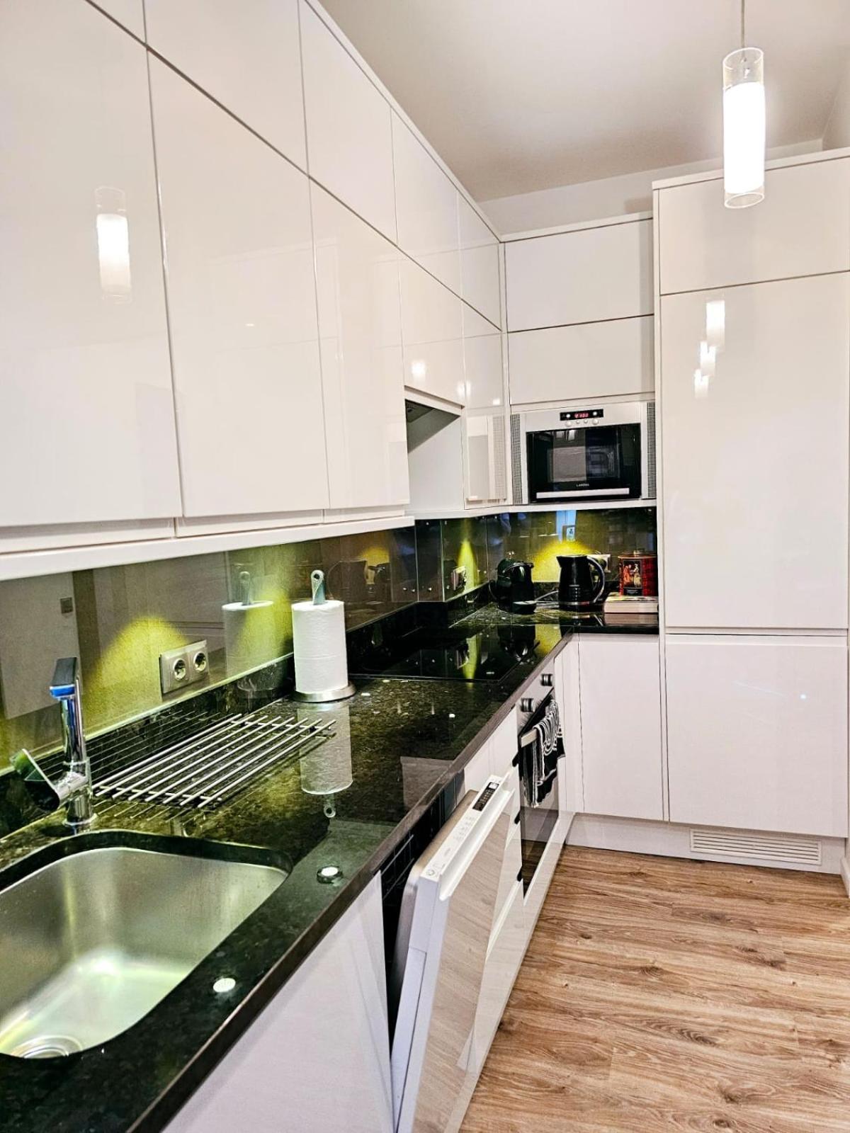 Modern 2 Bedroom Apartment In The City Centre リガ エクステリア 写真