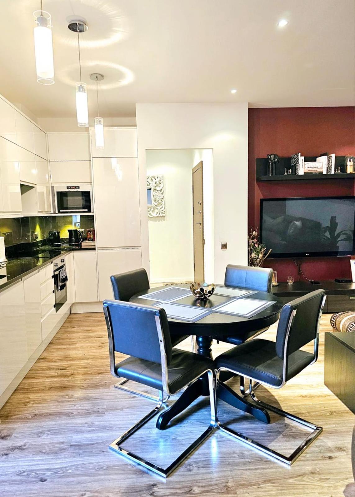 Modern 2 Bedroom Apartment In The City Centre リガ エクステリア 写真
